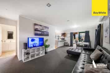 60 Cobham Crescent, Kelston