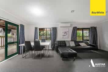 60 Cobham Crescent, Kelston