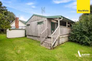 60 Cobham Crescent, Kelston