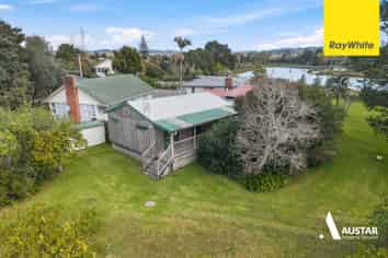 60 Cobham Crescent, Kelston