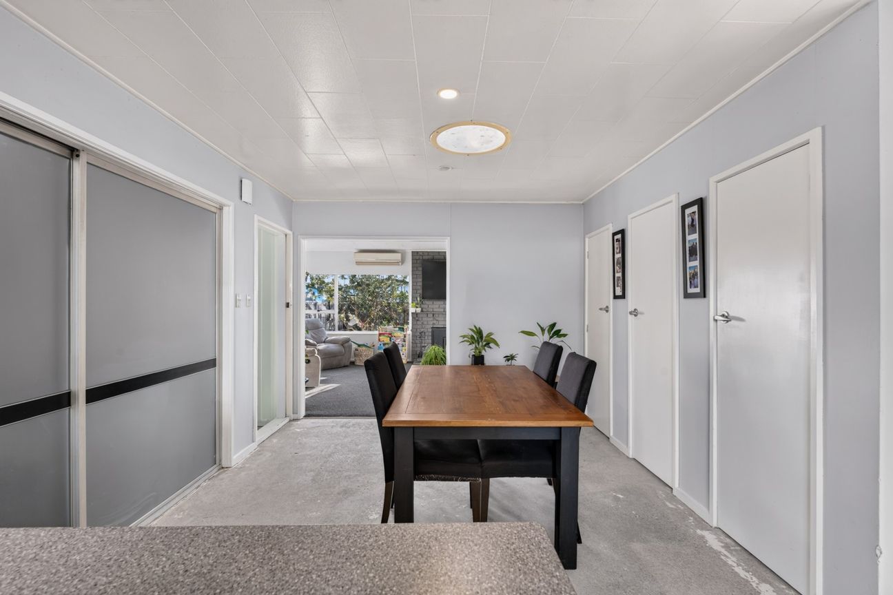 The home you'll love coming back to - Vista 5
