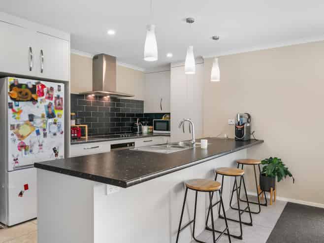 15 Barry Curtis Place, Levin