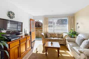 2/162 Stanmore Road, Linwood