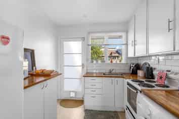2/162 Stanmore Road, Linwood