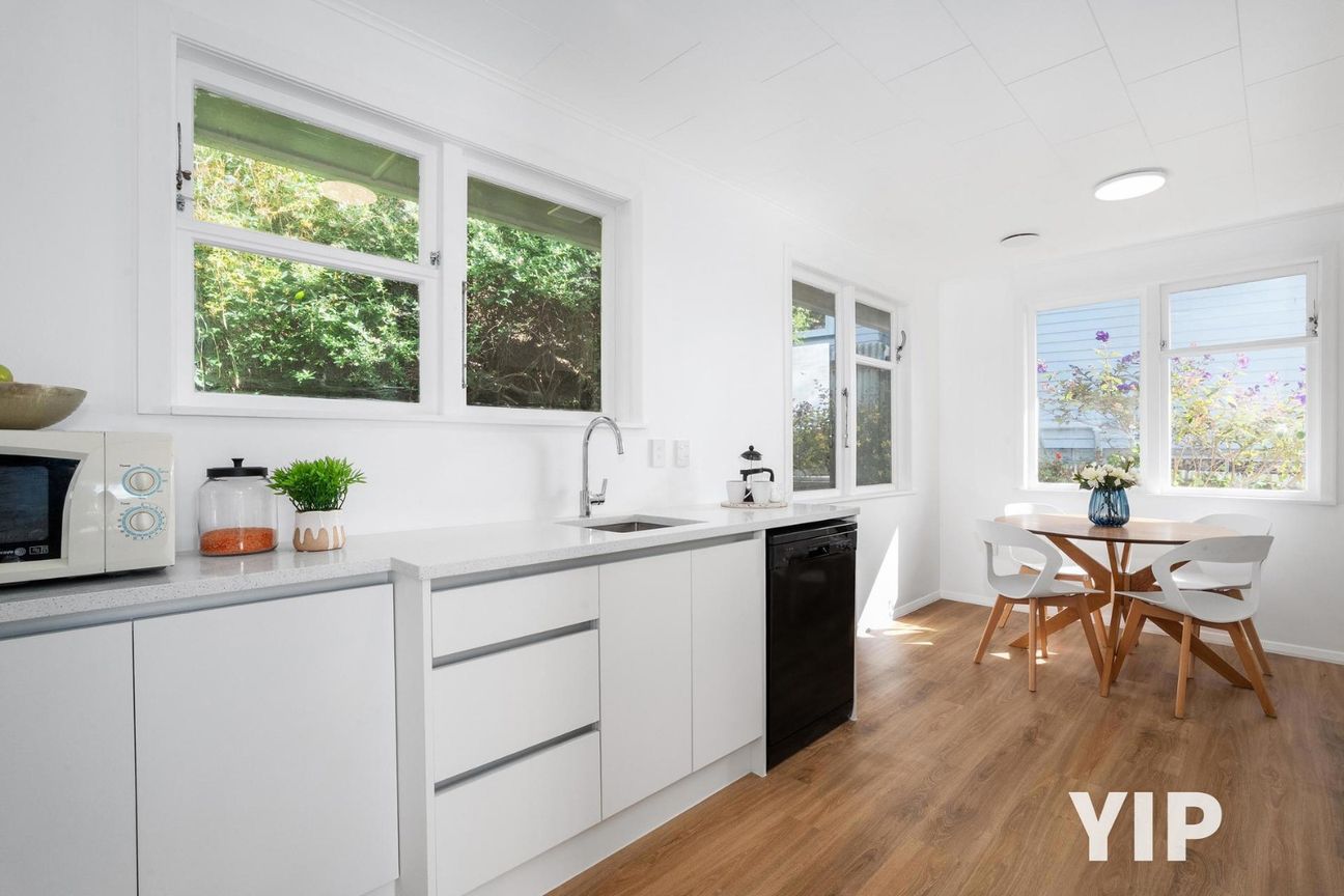 Three-Bedroom Gem with Harbour Outlook! - Altro