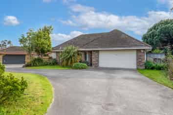 1/98 Frank Nobilo Drive, Golflands