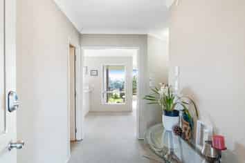1/98 Frank Nobilo Drive, Golflands