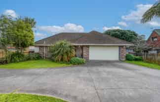 1/98 Frank Nobilo Drive, Golflands