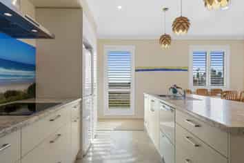 221 The Ridgeway, STOKE