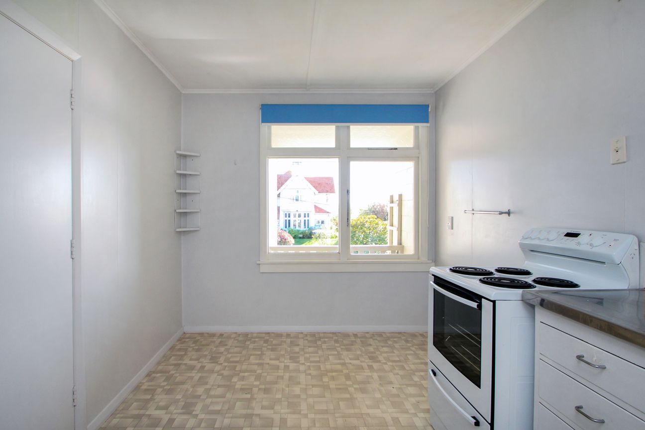 UPSTAIRS UNIT WITH VIEWS - Bild 3