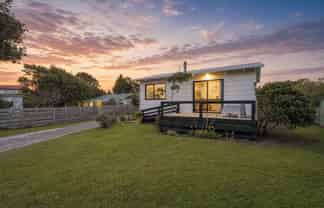 4 Forest Road, WAITARERE BEACH