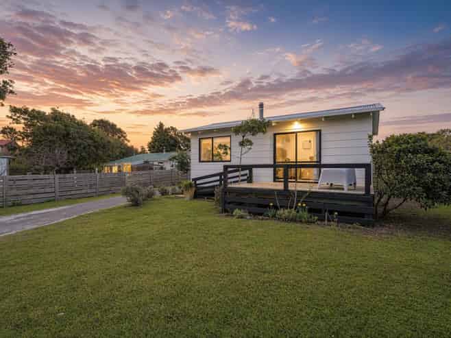 4 Forest Road, WAITARERE BEACH