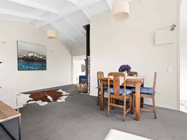 4 Forest Road, WAITARERE BEACH
