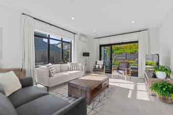 25 Couldrey Crescent, Red Beach