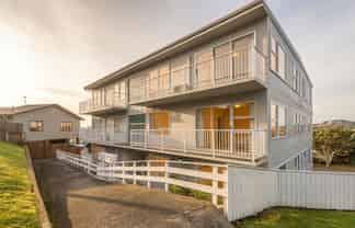 8/32 Akaroa Drive, Maupuia