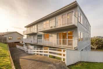 8/32 Akaroa Drive, Maupuia