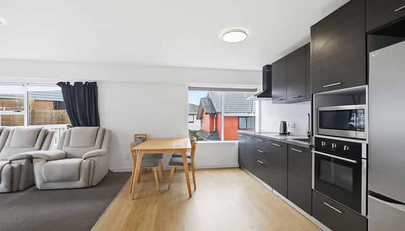 8/32 Akaroa Drive, Maupuia