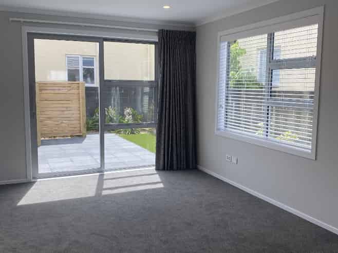 9 John Reynolds Square, Belmont