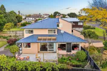 10 Rakaia Rise, Clover Park