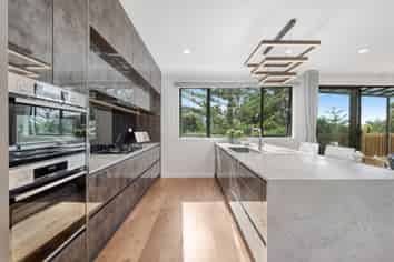 51B Bleakhouse Road, Mellons Bay