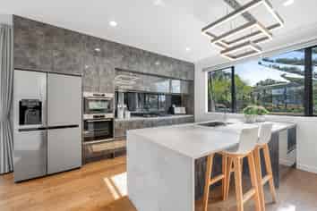 51B Bleakhouse Road, Mellons Bay