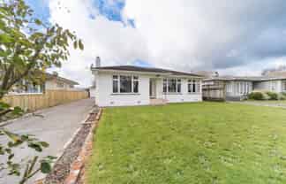 64 Keeling Street, West End