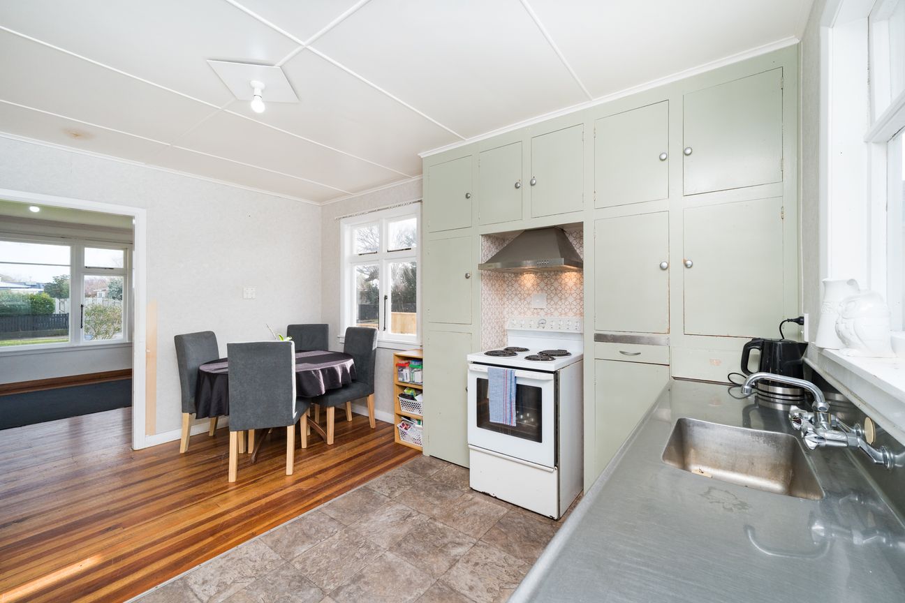 Plenty of Potential - Double Garage Plus Sleepout - Widok 6