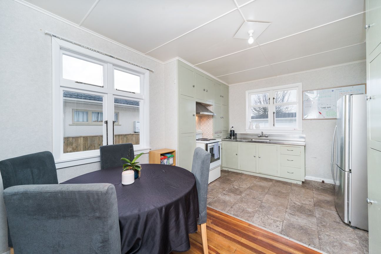 Plenty of Potential - Double Garage Plus Sleepout - Widok 5