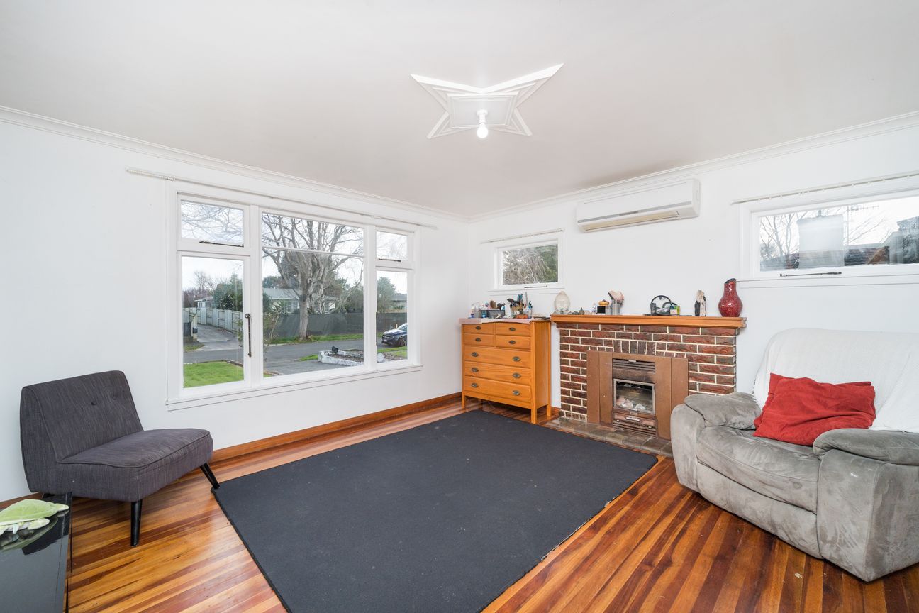 Plenty of Potential - Double Garage Plus Sleepout - Widok 3