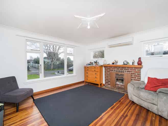 64 Keeling Street, West End