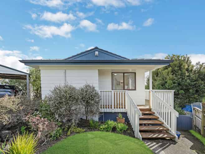 12 Squirrel Lane, Browns Bay