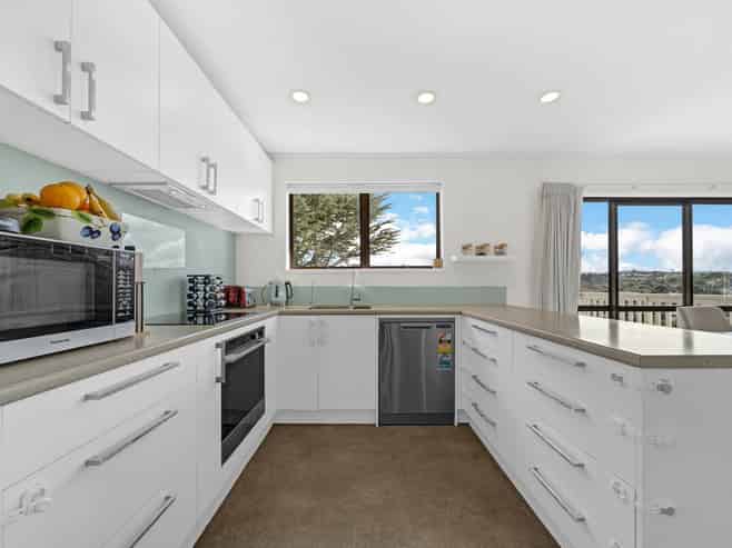 12 Squirrel Lane, Browns Bay