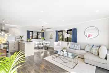 2/8 Flynn Street, Birkdale