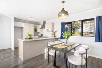 2/8 Flynn Street, Birkdale