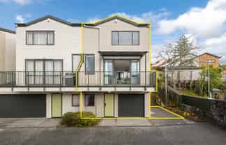 2/8 Flynn Street, Birkdale
