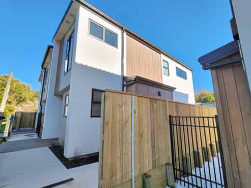 7/31 Wainuiomata Road, Wainuiomata