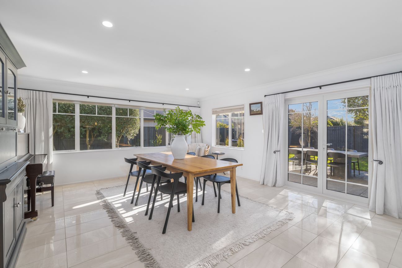 A Premium Address, An Exceptional Opportunity! - Vista 5