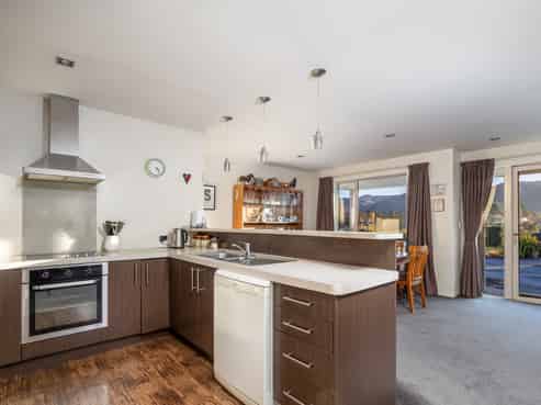 12 Chandler Crescent, Clyde