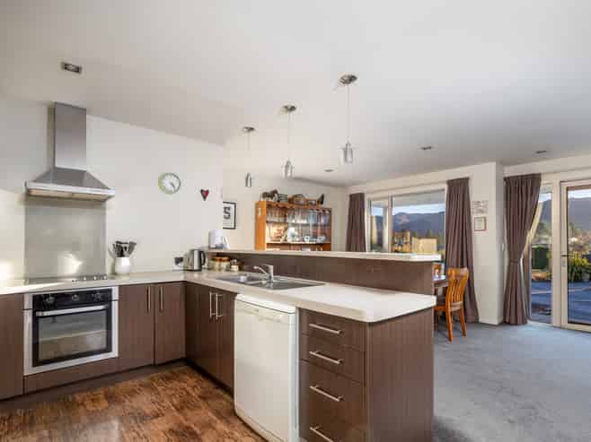 12 Chandler Crescent, Clyde
