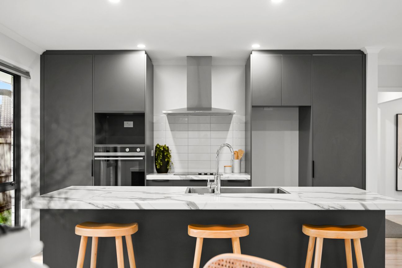 Meticulously Presented 2020 Brick Residence - Bild 5