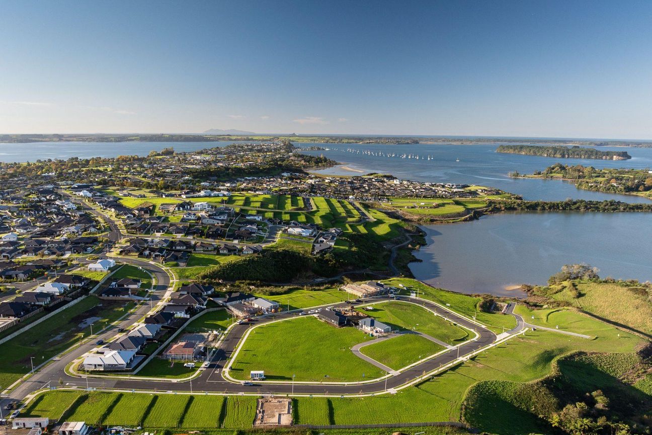 Sunshine, Space & a Corner Site to Call Your Own - Vista 3
