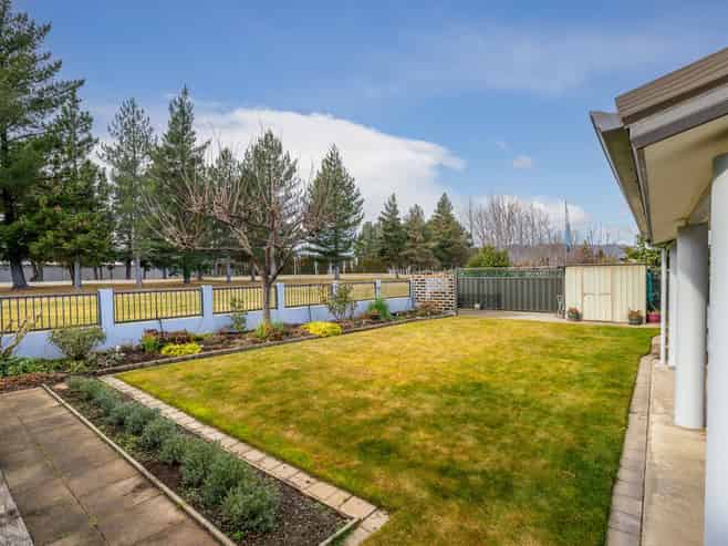 6 Spruce Close, Alexandra