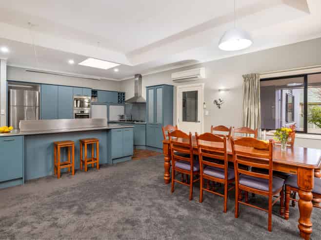 6 Spruce Close, Alexandra