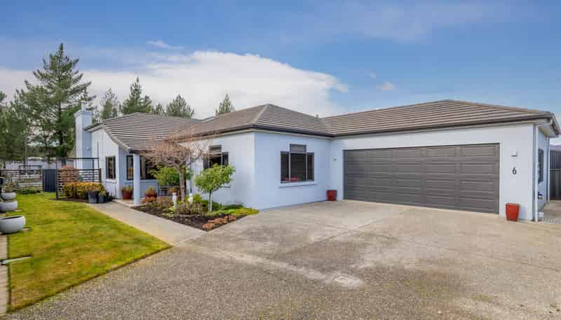 6 Spruce Close, Alexandra