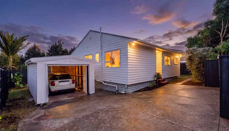 15A Coates Crescent, Panmure