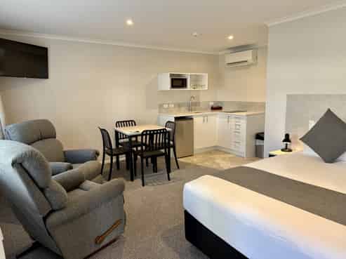 Rare Auckland Airport Accommodation Opportunity
