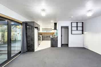10 Lincoln Road, Springvale