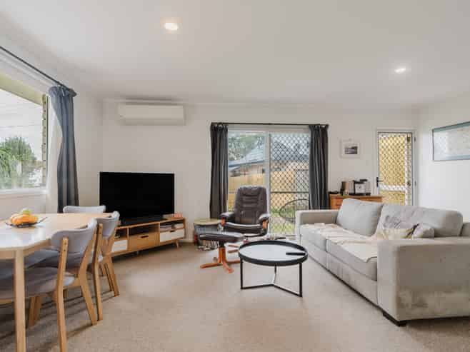 71B Tuhikaramea Road, Dinsdale