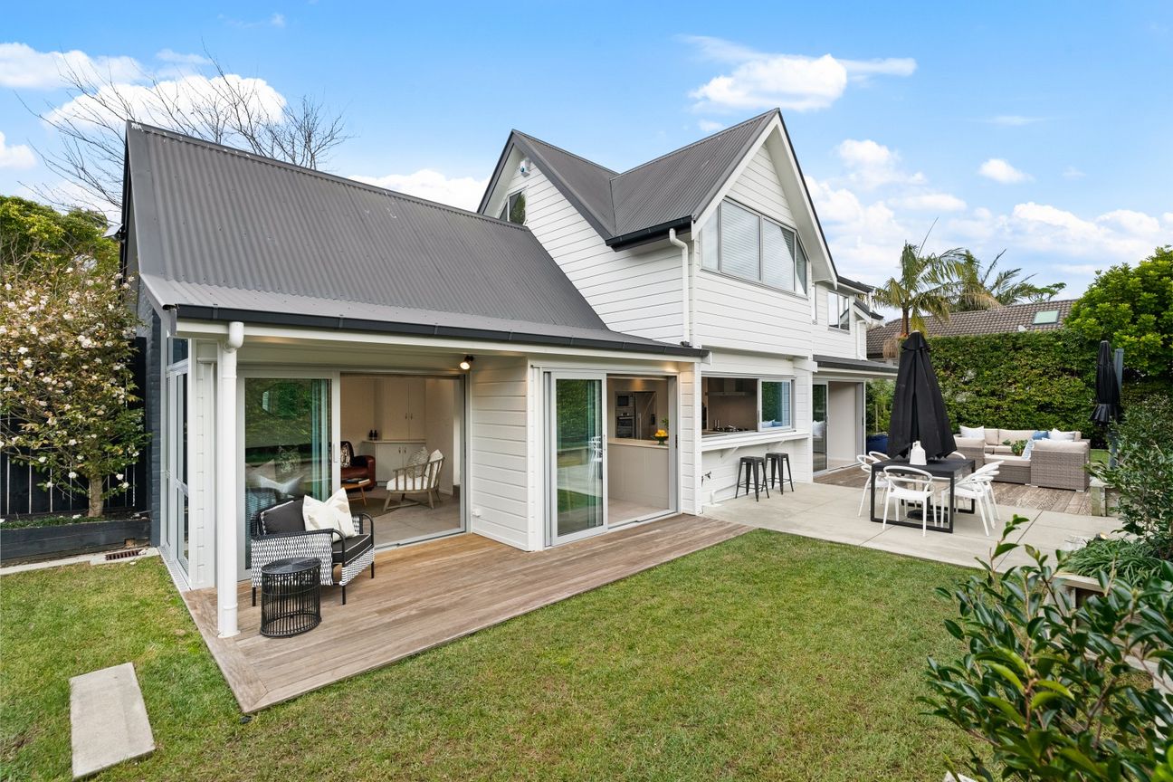 Quiet, private & sunny family living - Vista 2