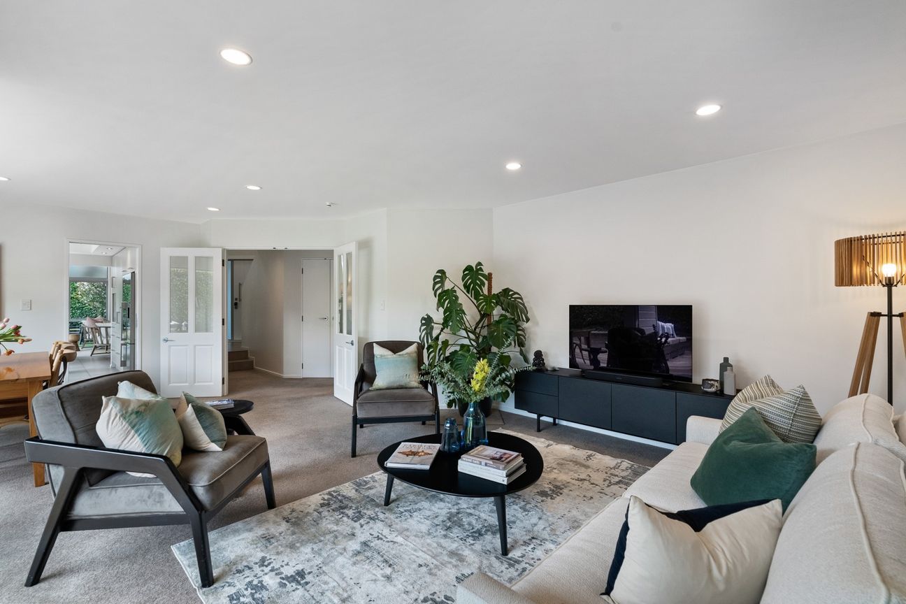 Quiet, private & sunny family living - Vista 5